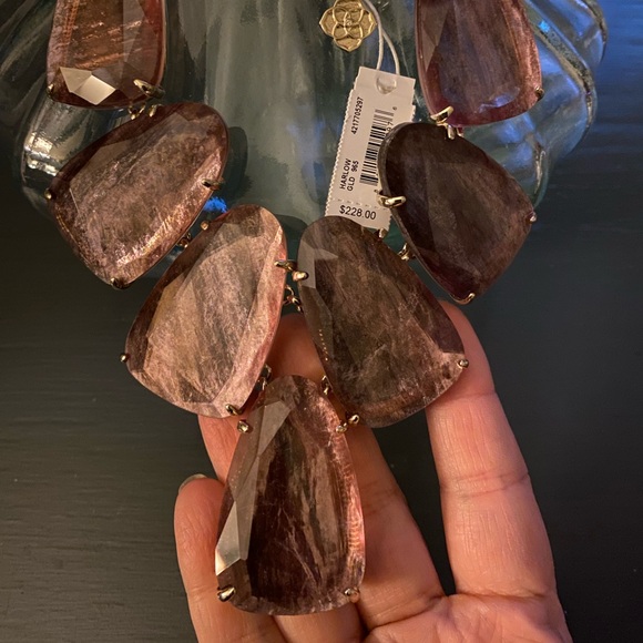 Kendra Scott Harlow Necklace in Champagne - Picture 2 of 2